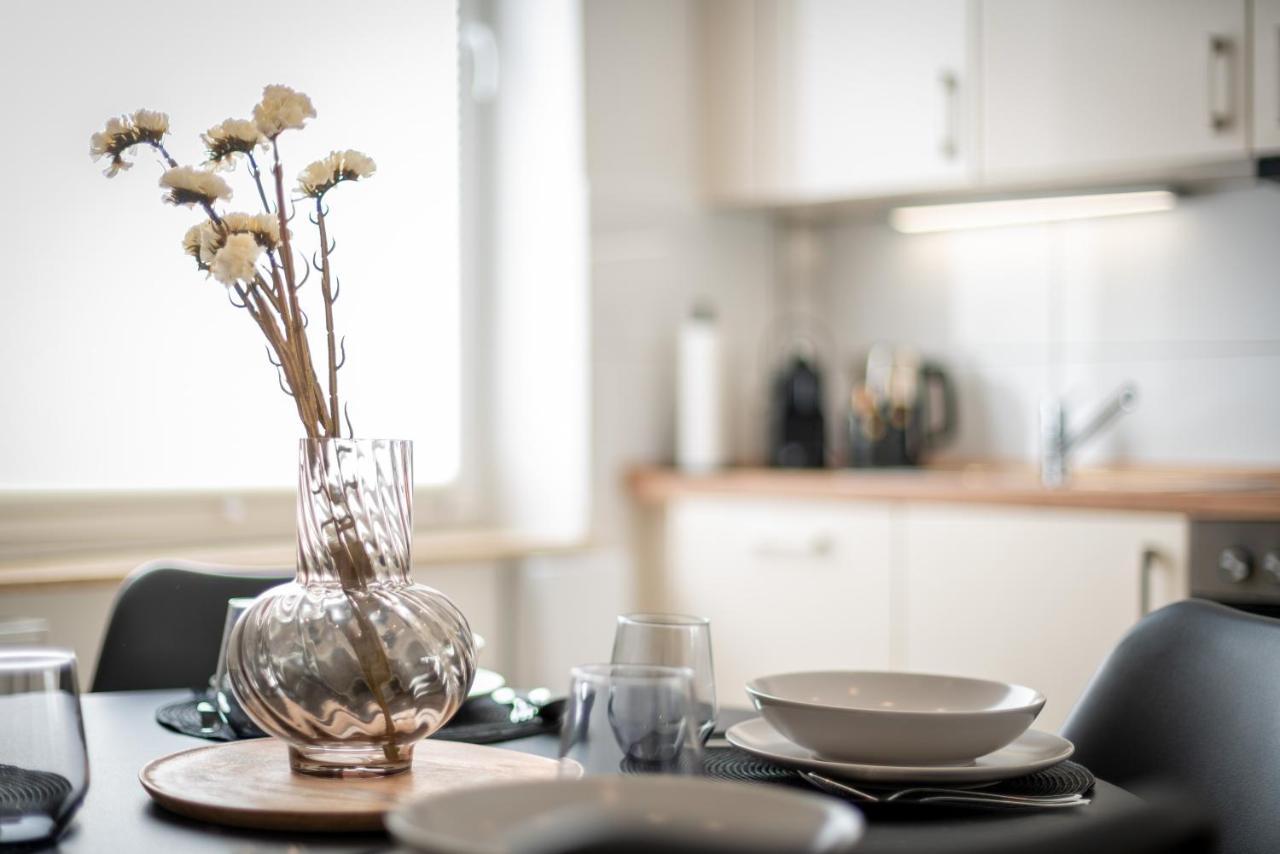 Shiny Homes - Elegant City Apartments Bielefeld Bagian luar foto