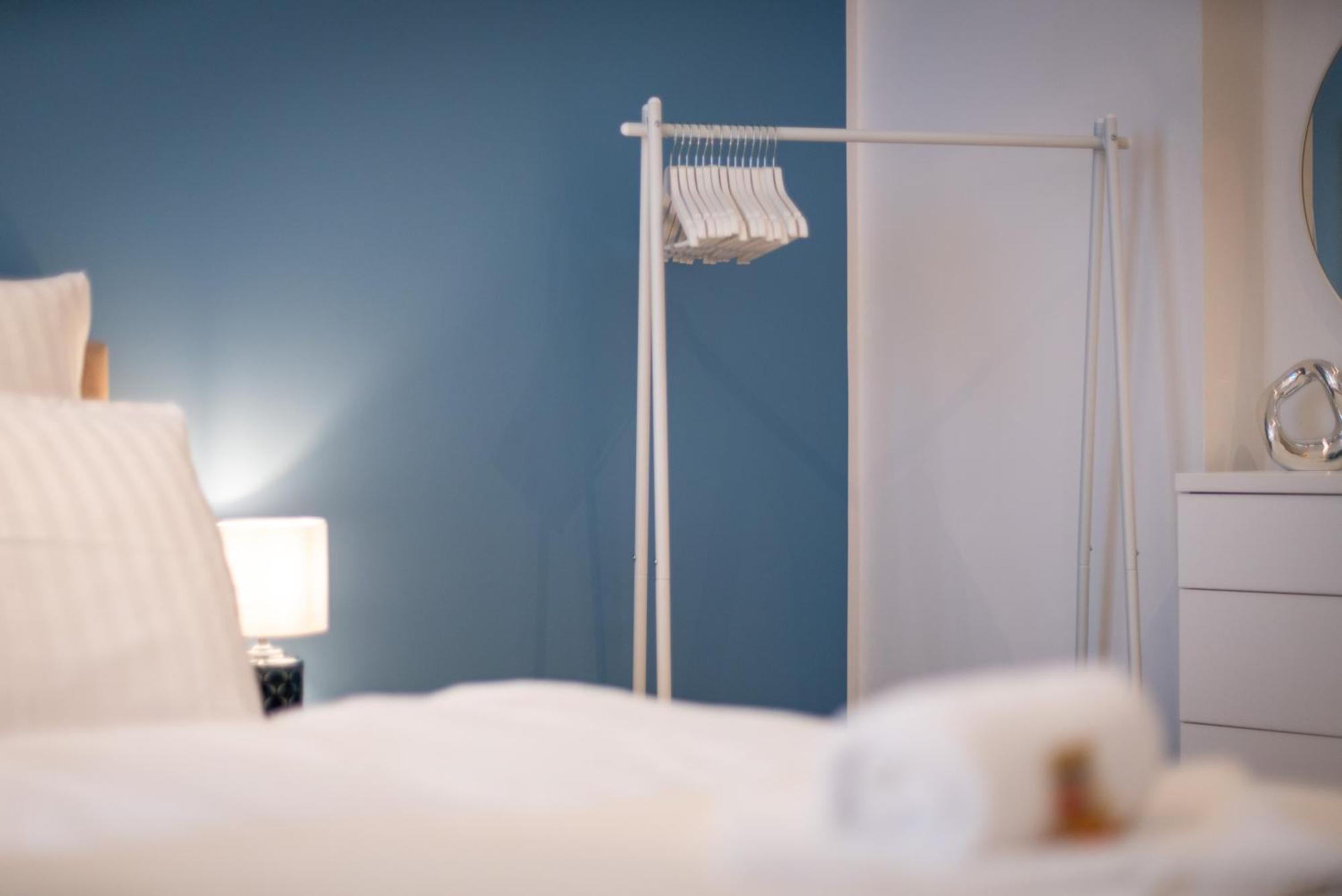 Shiny Homes - Elegant City Apartments Bielefeld Bagian luar foto