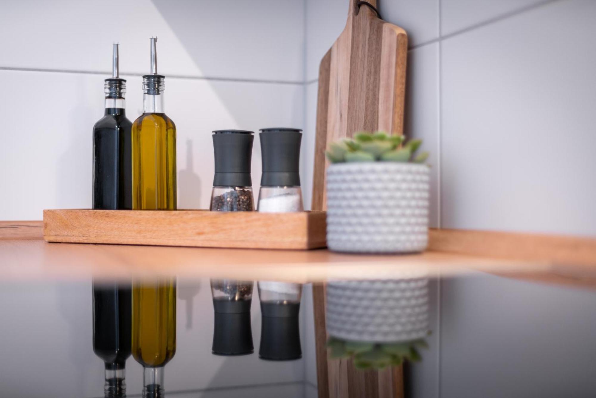 Shiny Homes - Elegant City Apartments Bielefeld Bagian luar foto