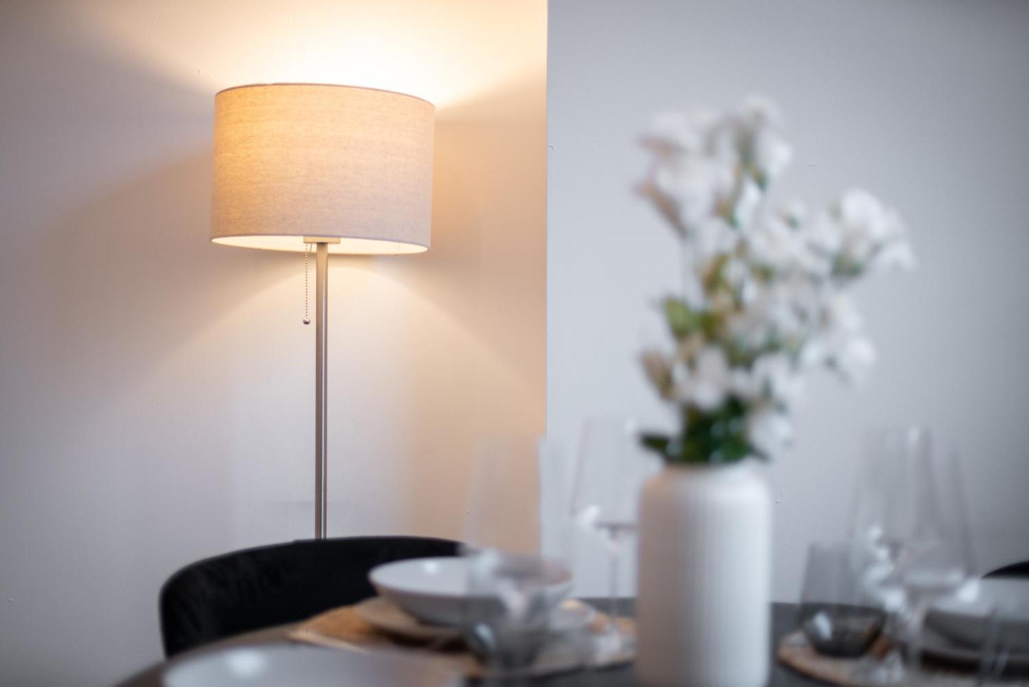 Shiny Homes - Elegant City Apartments Bielefeld Bagian luar foto