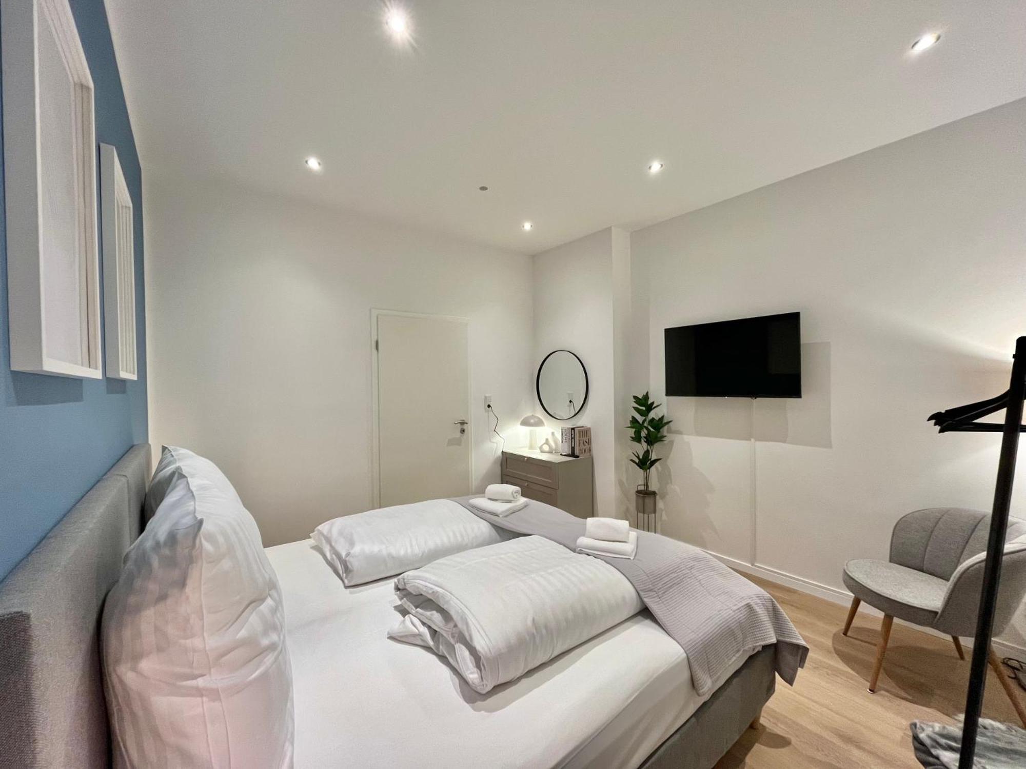 Shiny Homes - Elegant City Apartments Bielefeld Bagian luar foto